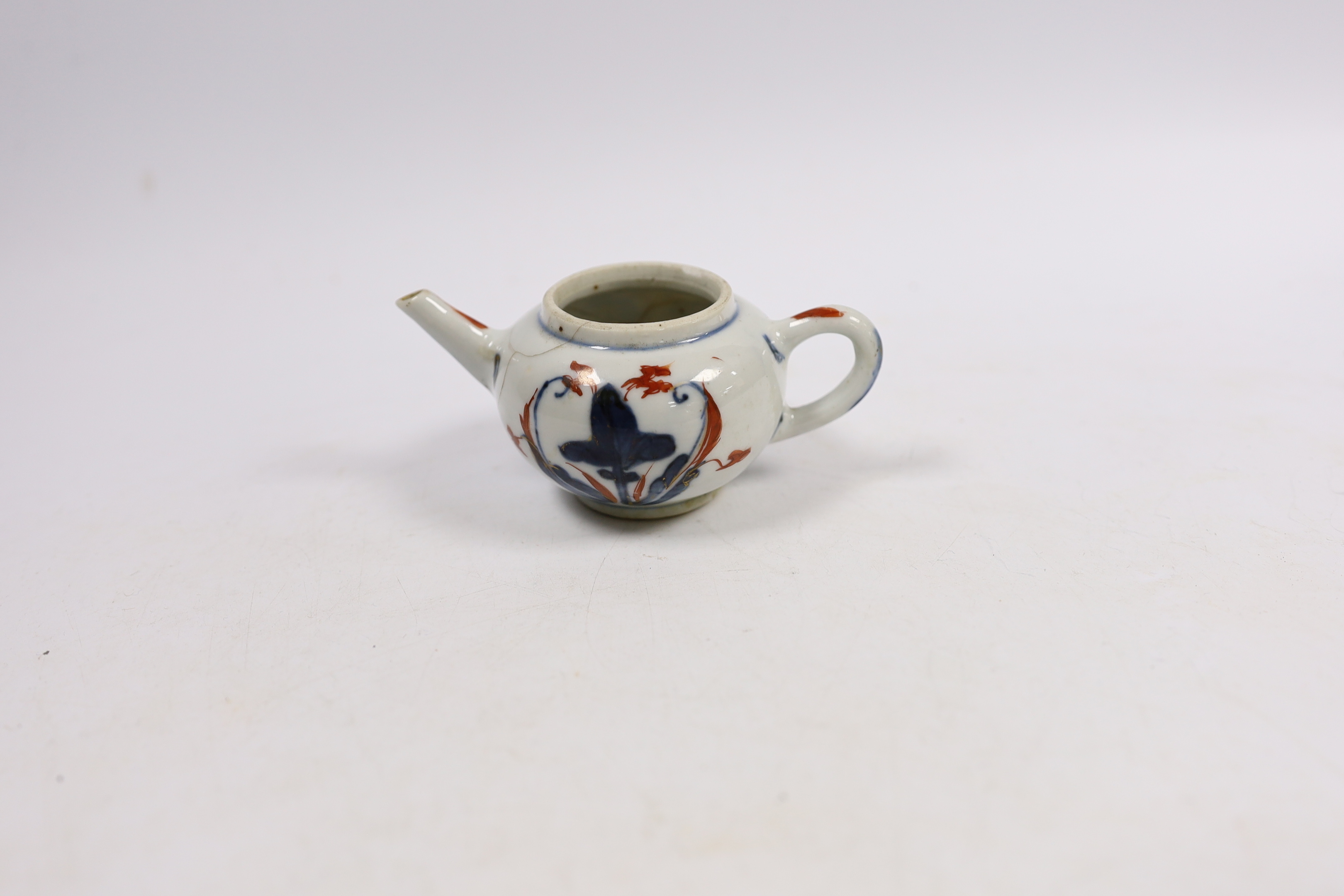 A Chinese Imari miniature teapot, Kangxi, c.1700, 5cm tall